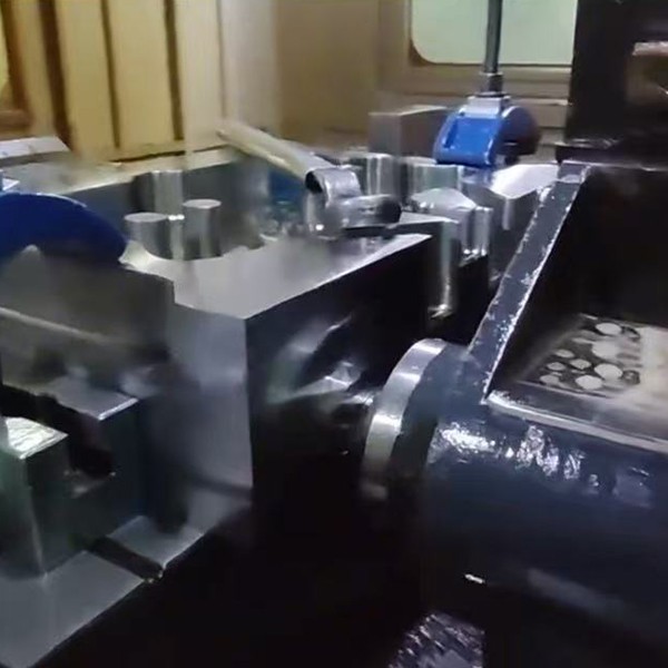 3.深孔钻加工模胚空位-B